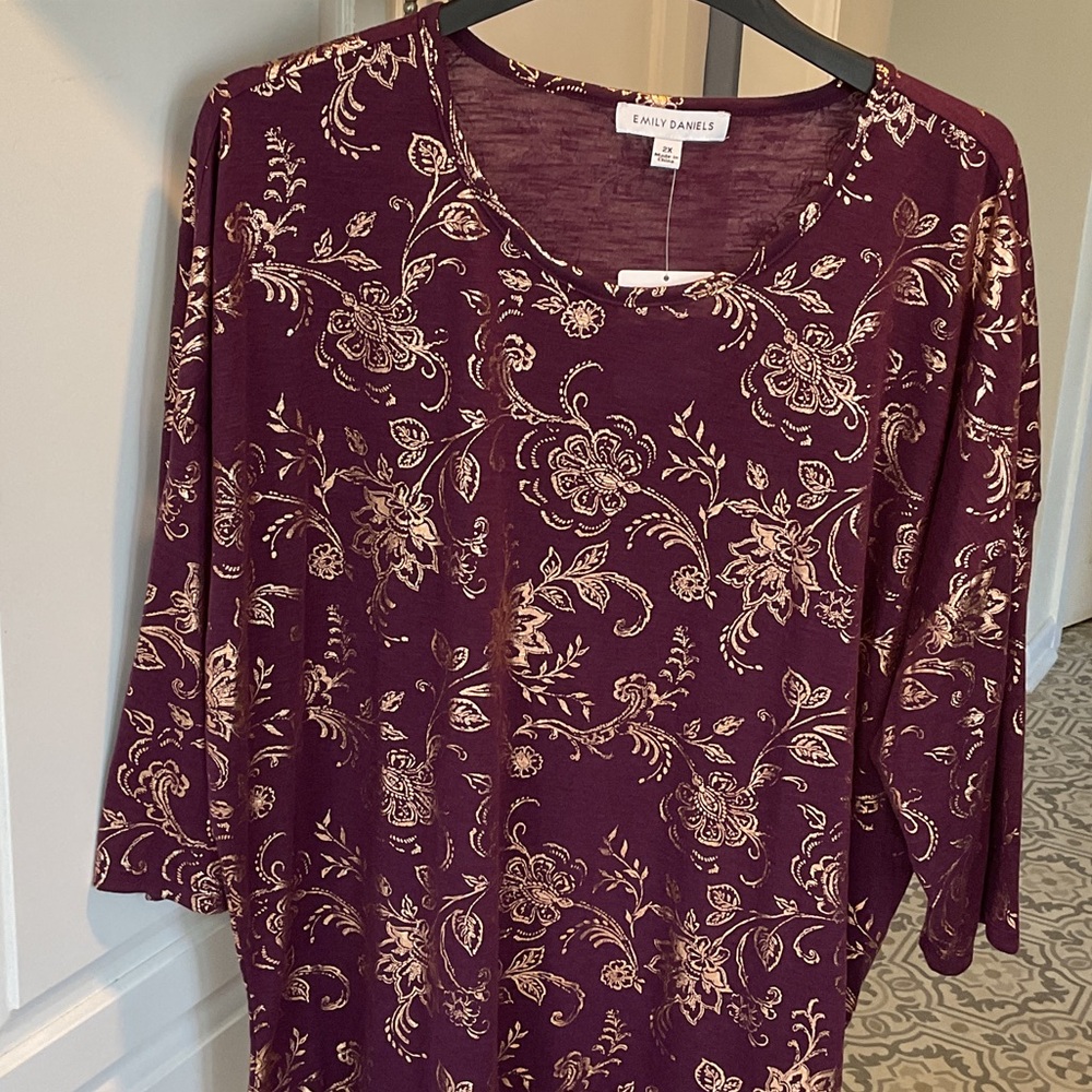 Emily Daniels fancy top. Plus size 2X. New!